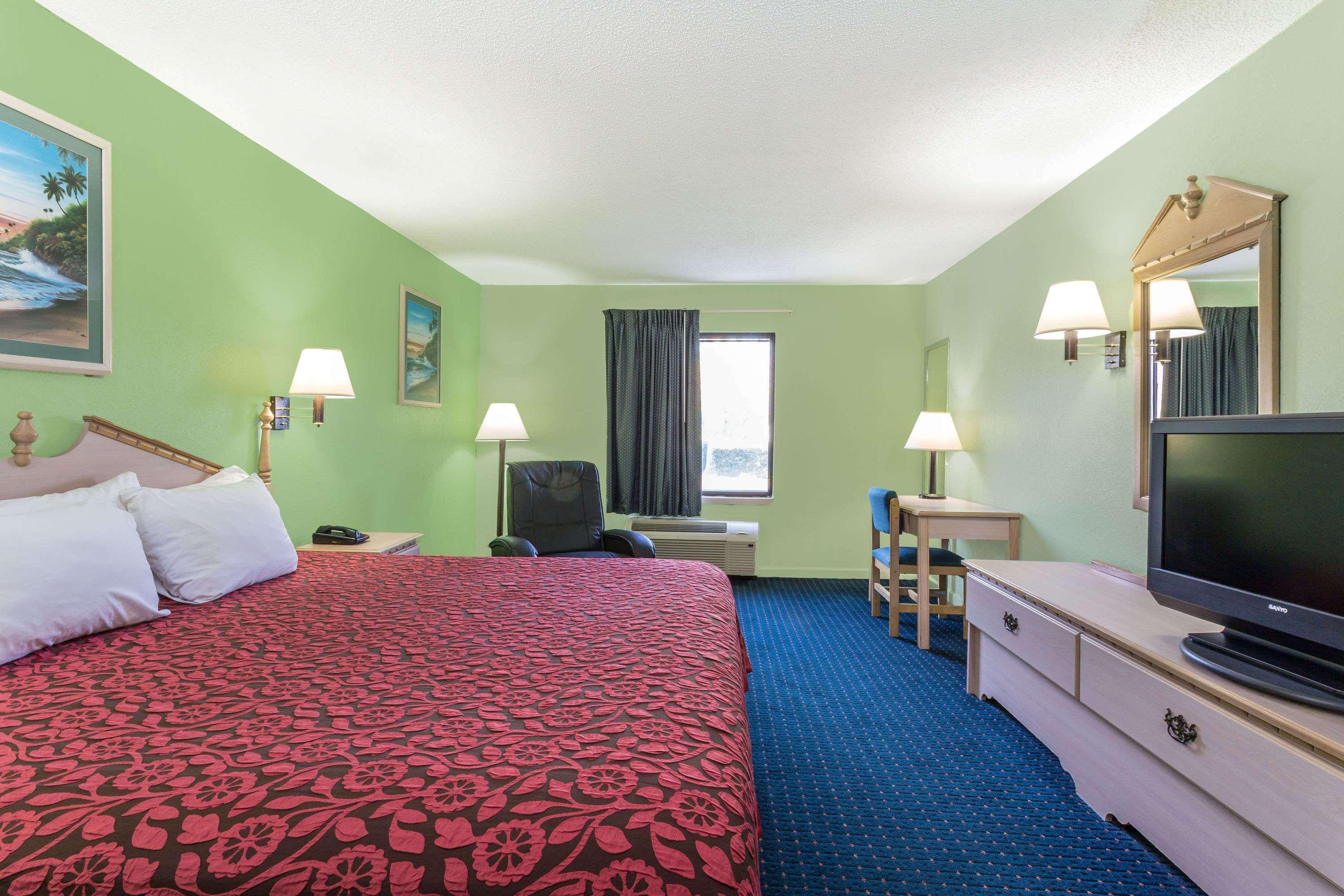 Days Inn By Wyndham Panama City/Callaway Εξωτερικό φωτογραφία