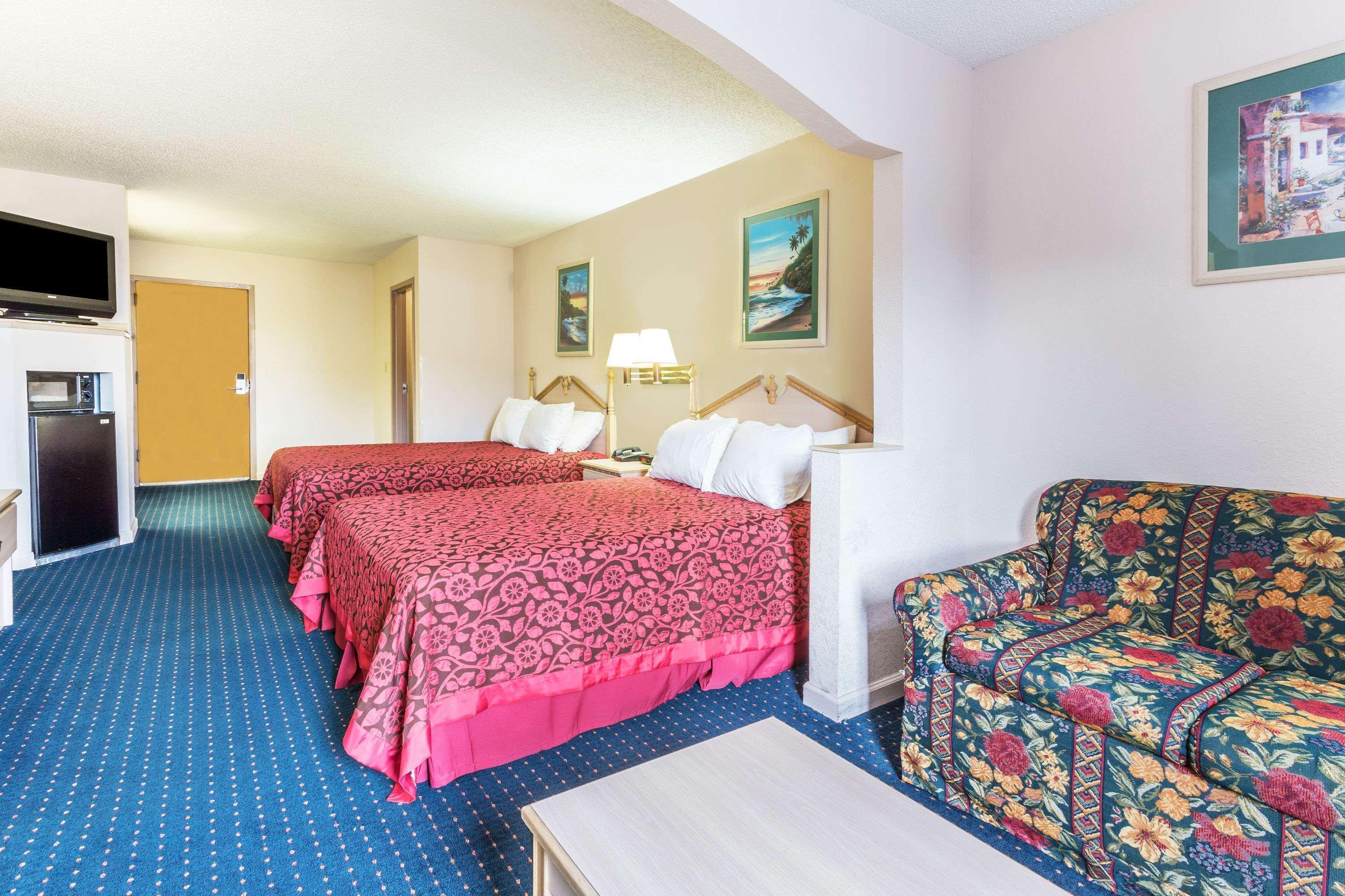 Days Inn By Wyndham Panama City/Callaway Εξωτερικό φωτογραφία