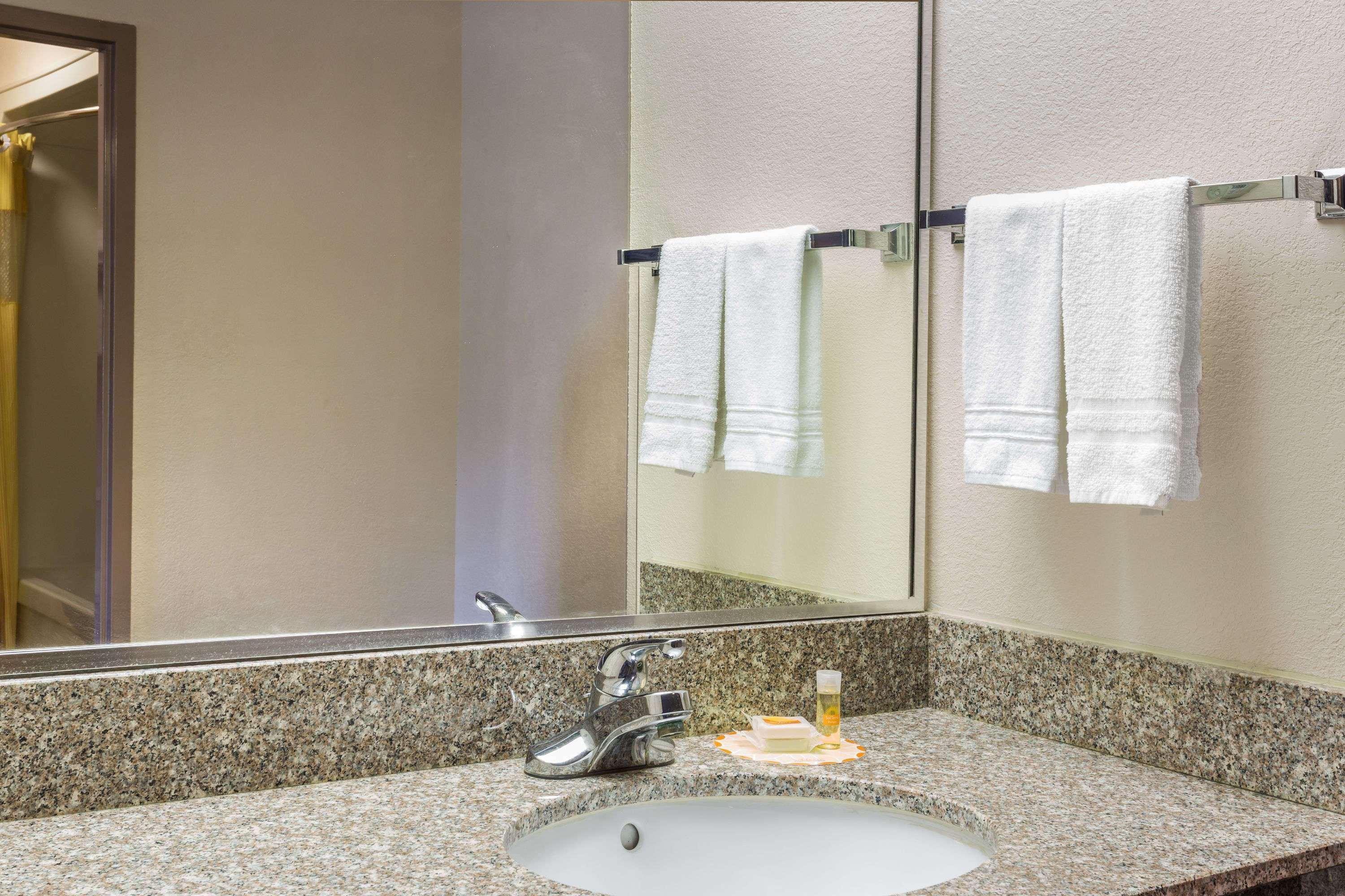 Days Inn By Wyndham Panama City/Callaway Εξωτερικό φωτογραφία