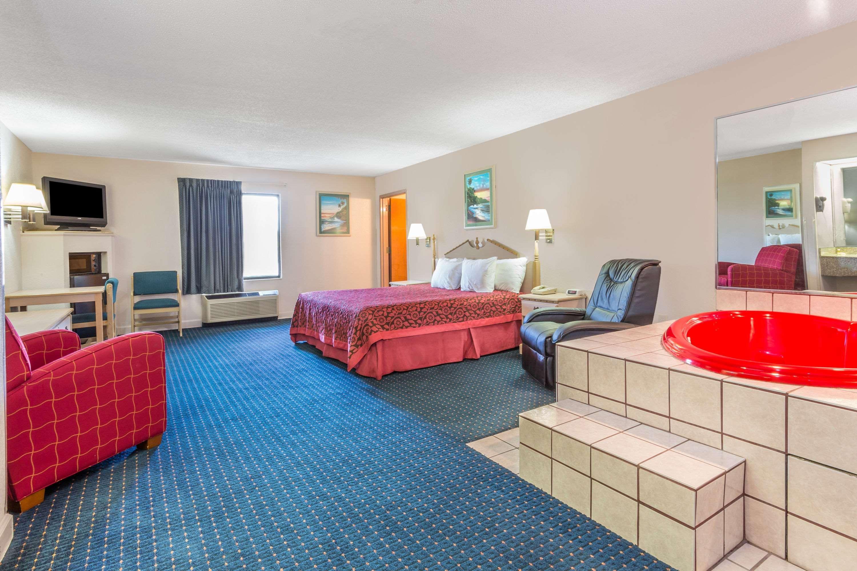 Days Inn By Wyndham Panama City/Callaway Εξωτερικό φωτογραφία