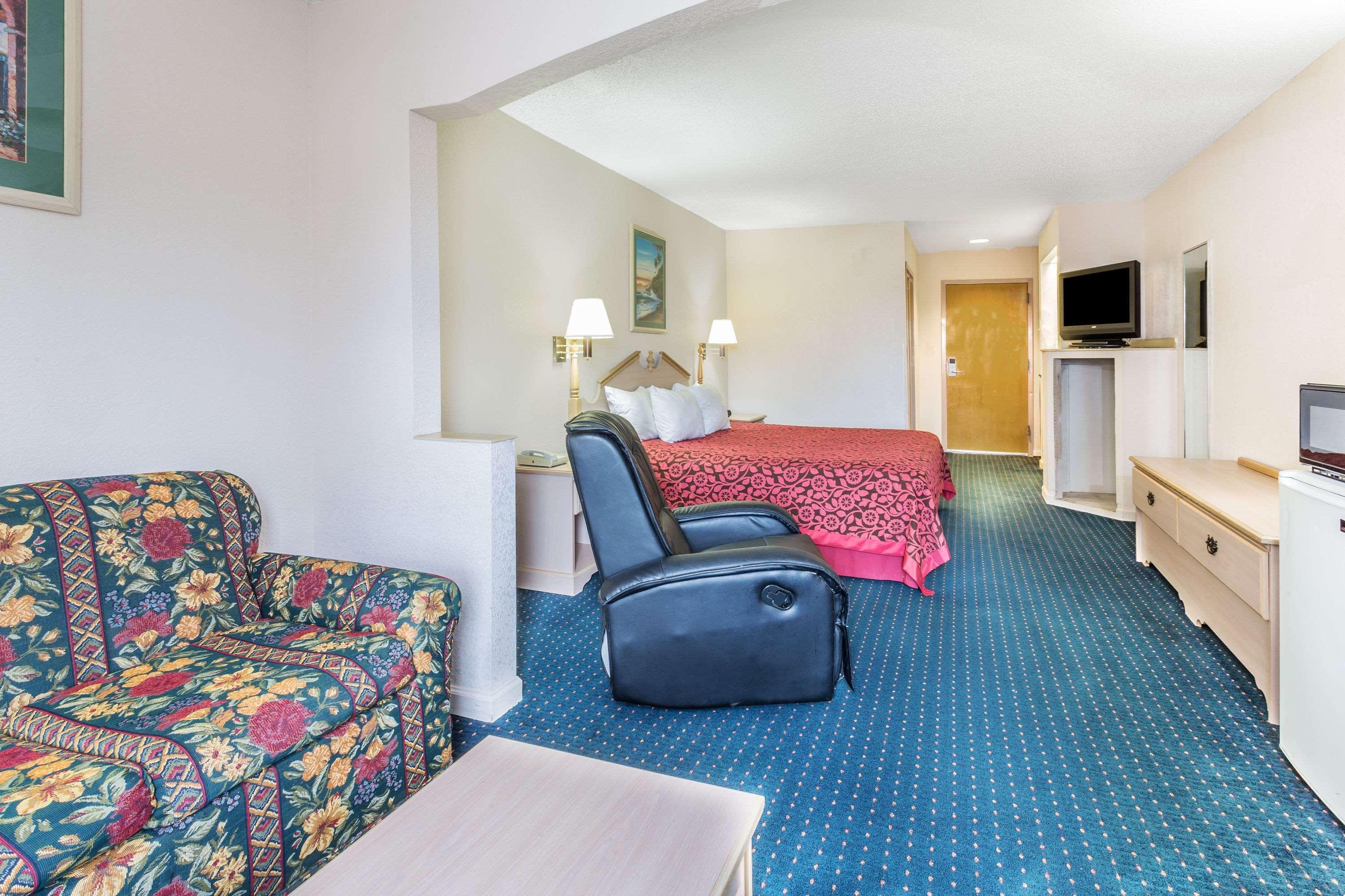 Days Inn By Wyndham Panama City/Callaway Εξωτερικό φωτογραφία