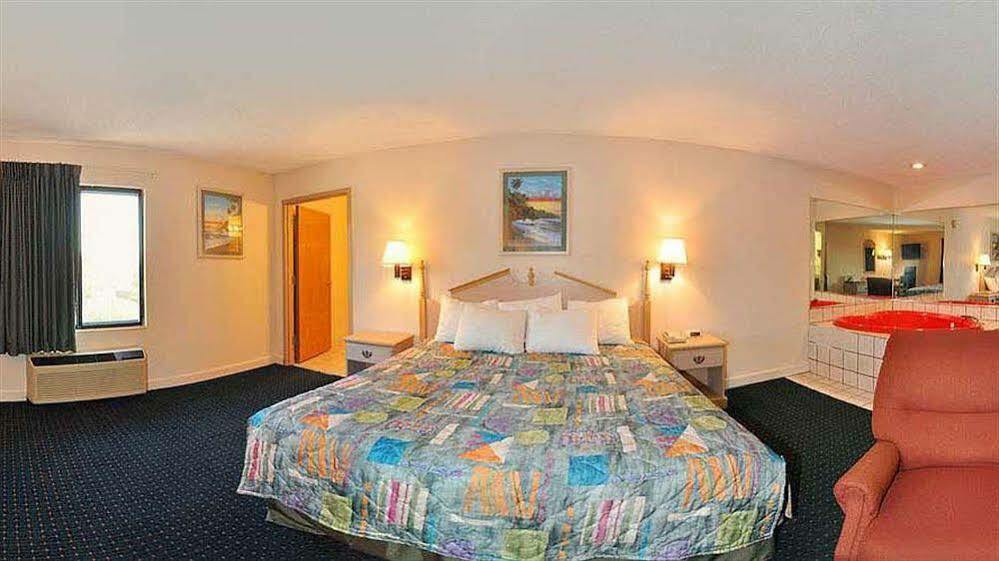 Days Inn By Wyndham Panama City/Callaway Εξωτερικό φωτογραφία