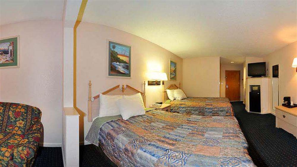 Days Inn By Wyndham Panama City/Callaway Εξωτερικό φωτογραφία